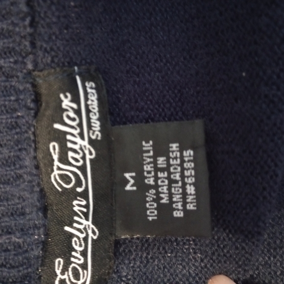 Evelyn Taylor blue & white colorblock v-neckline long sweater size medium - Picture 5 of 5